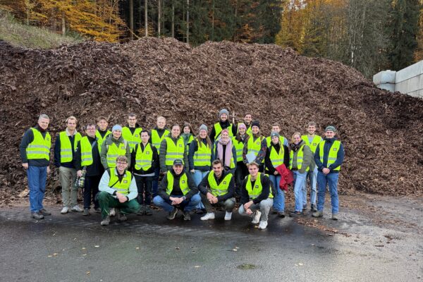 Von der Holzfaser bis zum Substrat – Exkursion zum Erdenwerk Patzer